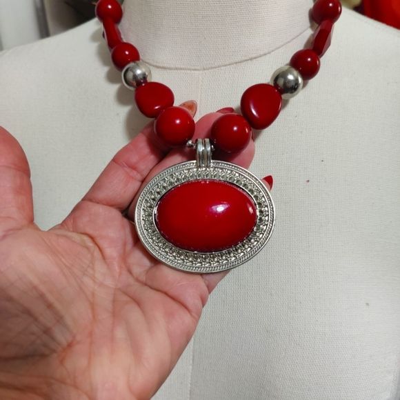 Merlot Statement Necklace - Picture 4 of 10